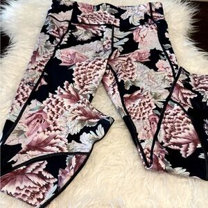 Athleta cute floral yoga pants